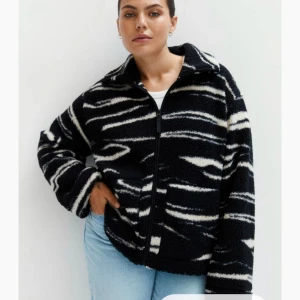 Teddy jacka - Superfin teddyjacka i storlek Xs från H&M i toppskick, helt slutsåld💗