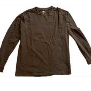 Tröja  - cool tröja från lager 157, står att den är S men skulle själv säga att den är ca M