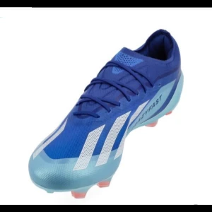 Fotbollskor adidas - Säljer mina Adidas X crazy fast FG.1  i gott skick. Bara använda någon månad. Konstgrässkor Nypris 3099