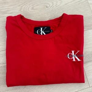 Calvin Klein t-shirt  - Använd 1 gång 🌸