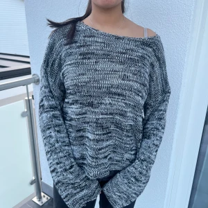 Stickad tröja  - Fin grå tröja 
