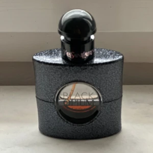 Black opium - 30ml cirka 15ml är kvar 