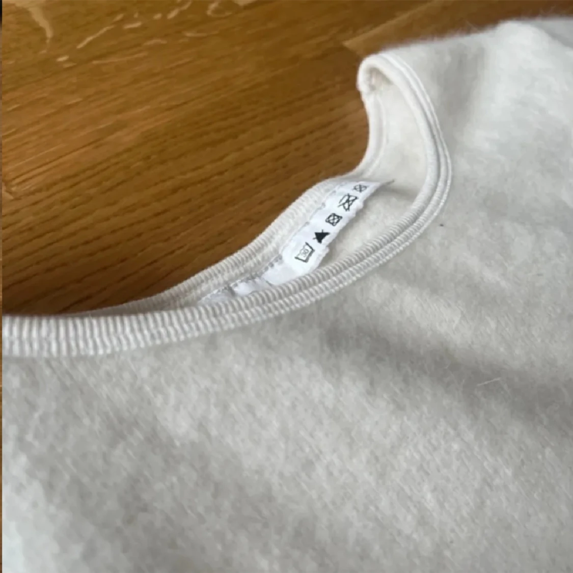 Super fin tjockare variant av t-shirt  - 90