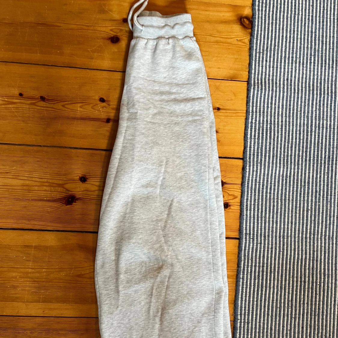 Gråa mjukisbyxor💕 - 90