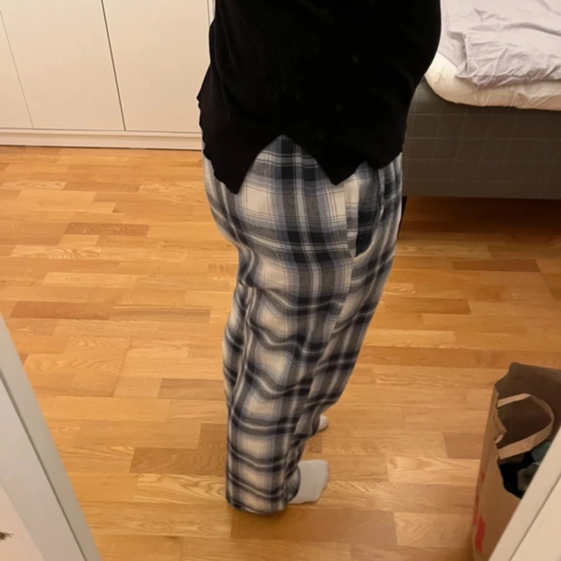 Svart finstickad tröja  - 90