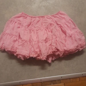 Kawaii bodyline kjol - Storlek; MEDIUM (finns en hel del stretch så L & XL är nog inga problem(