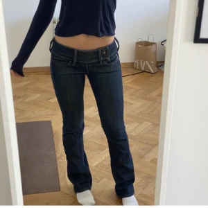 Sjukt snygga låg midjade vintage byxor!  - Aldrig använt dem! 