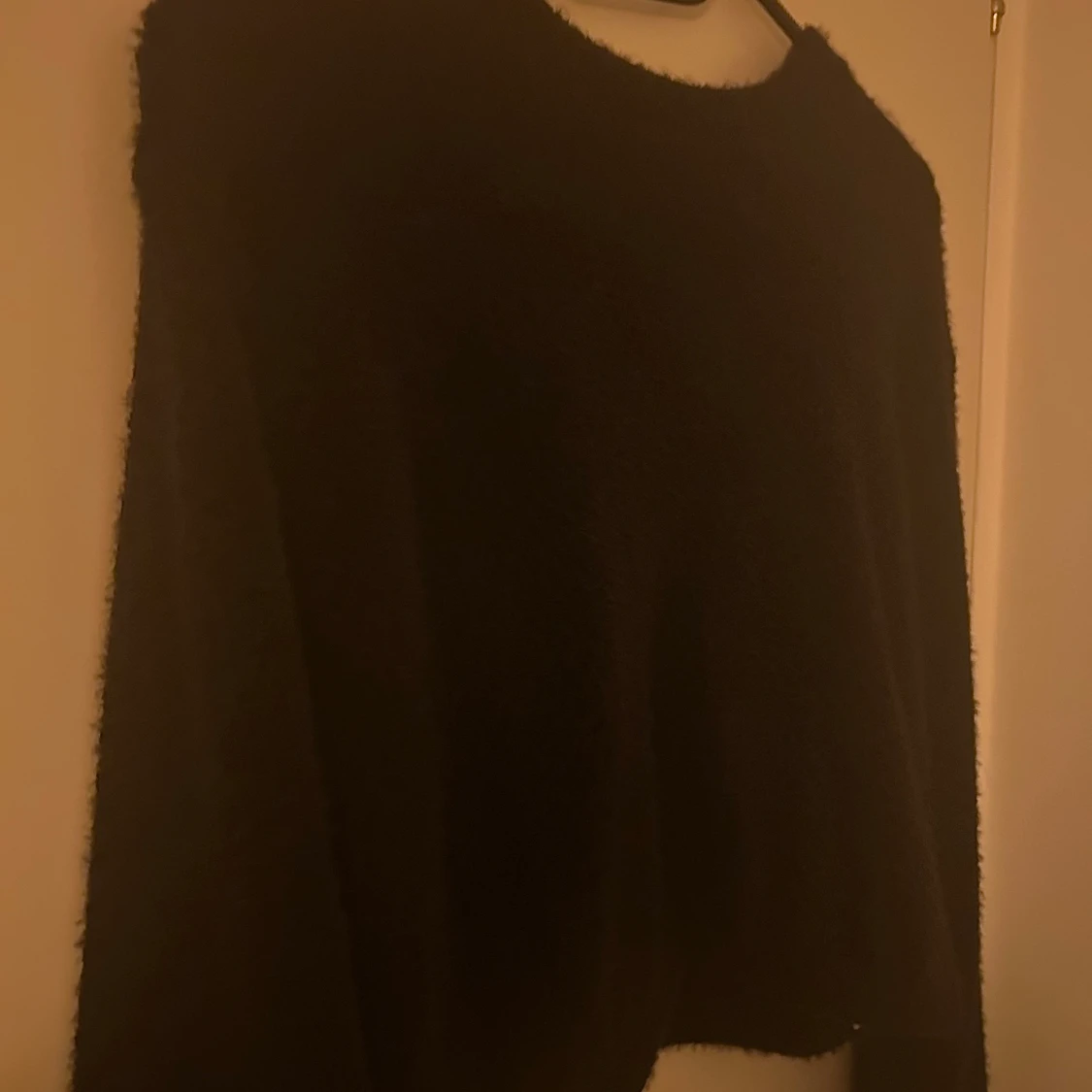 Svart stickad tröja  - 90