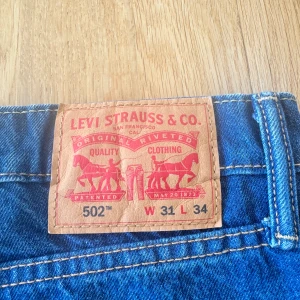 Levis 502 jeans - Jätte snygga Levis jeans som är använda 2 ggr.   