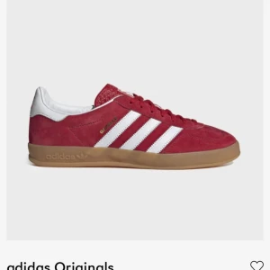Adidas gazelle indoors - Helt nya gazelle indoors med prislapp kvar. Aldrig använda och slutsålda överallt. Orginalkartong medföljer