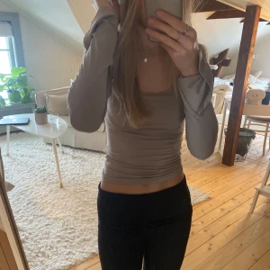 Gina topp - Säljer nu denna superfina tröja från Gina. Aldrig använd. 🥰💞