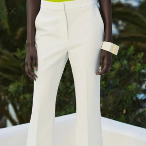 Vita kostymbyxor - Vita kostym från zara, fråga om egen bild