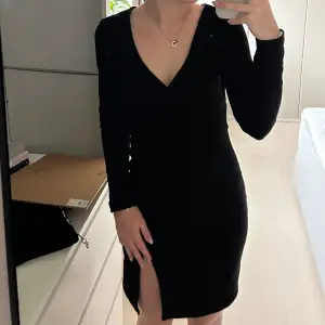 Jättefin svart klänning i bra skick