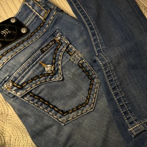 Miss me jeans  - Såå fina jeans från miss me. Tyvärr passar dem inte mig:( (oanvända!!!) Kan tänka mig diskutera om pris vid snabb affär🩵🩵