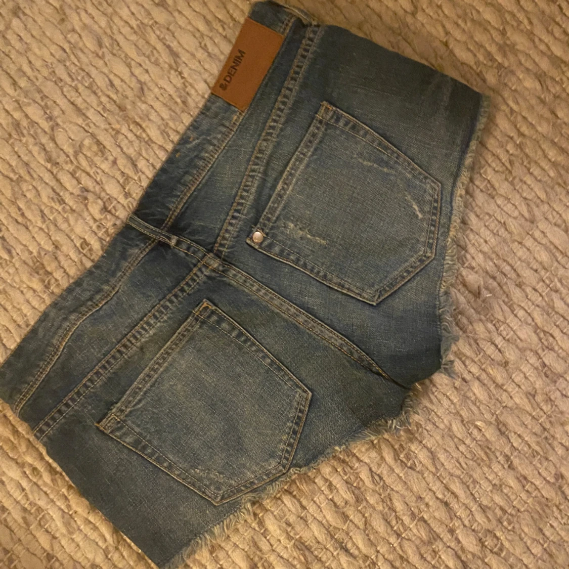 Lågmidjade jeansshorts!!!! - 91