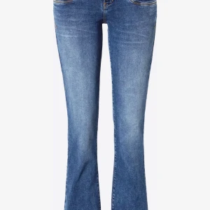 Ltb valerie jeans - Ett par valerie jeans i strlk 25/32 som är i oanvänt skick! Sitter lågmidjat och är lagom bootcut 😻 Helt slutsålda 