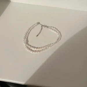 Pärlhalsband  Choker - Pärlhalsband som sitter som en choker, väldigt snyggt 