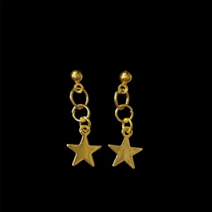 Guldiga stjärn örhängen  - Nickelsäkra och handgjorda örhängen från lunasparkle  Ett par  Kontakta mig gärna vid frågor  Tryck gärna på köp nu 