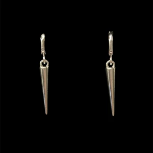 04 silver spikes  - Nickelsäkra och handgjorda örhängen från lunasparkle  Ett par  Kontakta mig gärna vid frågor  Tryck gärna på köp nu🩷