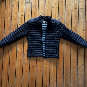 Colmar jacka - Lite tunnare colmar jacka som är perfekt till våren. Nypris ca 3500kr