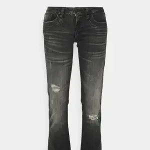 Gråa ltb jeans i storlek 27/30. Fint skick!! Säljer endast vid bra bud då jag tycker om dem myxket🥰