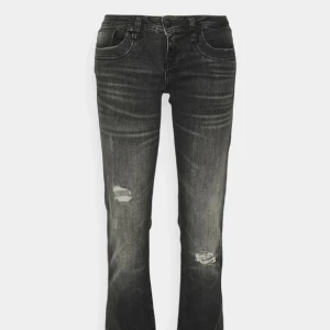 Ltb jeans - Gråa ltb jeans i storlek 27/30. Fint skick!! Säljer endast vid bra bud då jag tycker om dem myxket🥰