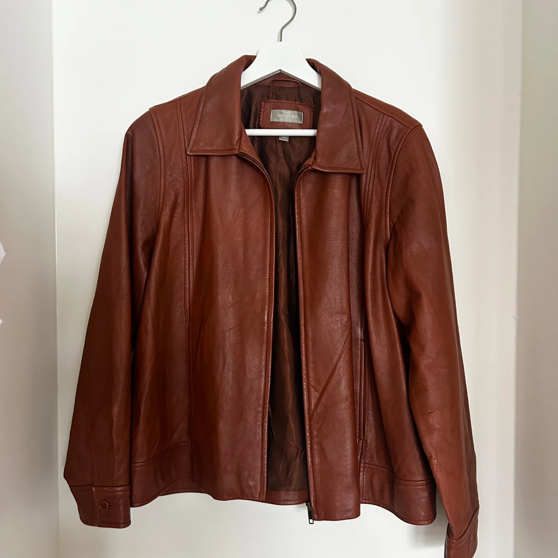 Brun skinnjacka  - 90