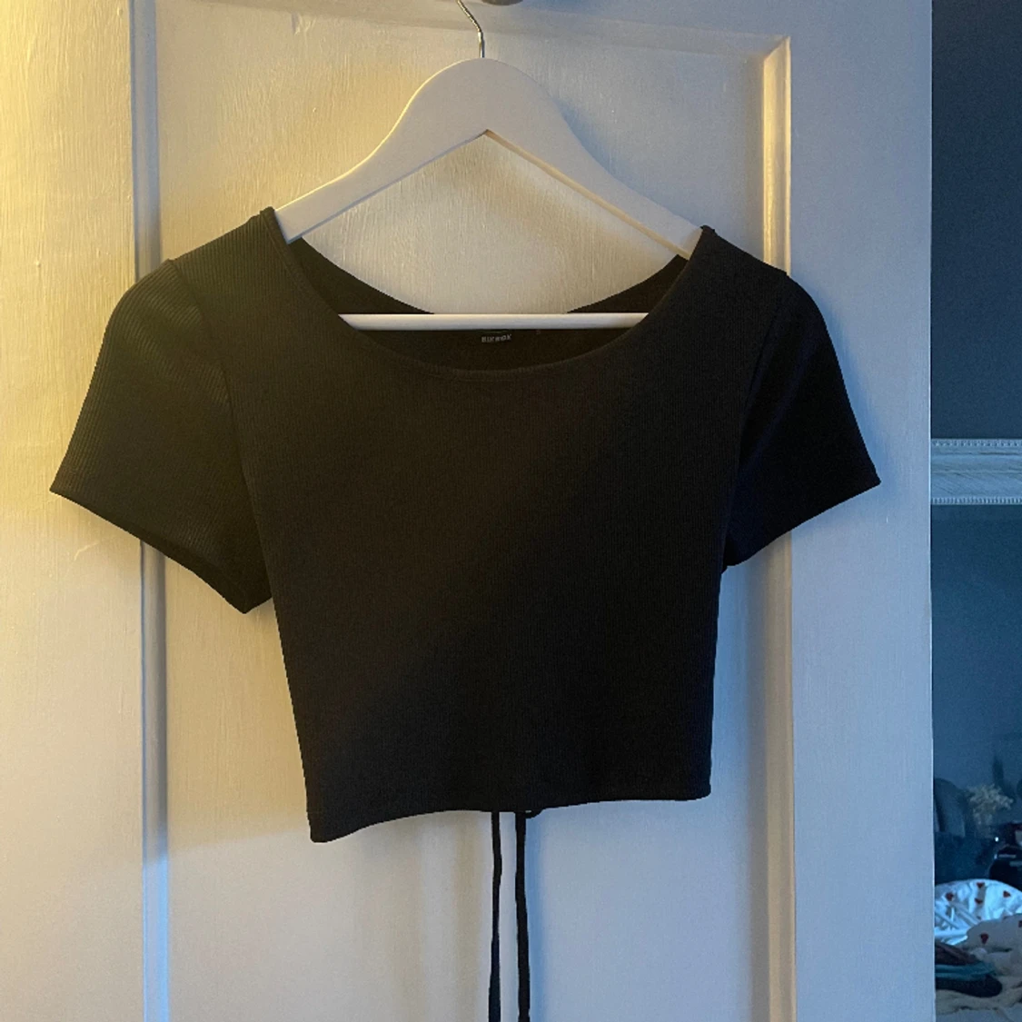 T-shirt med öppen rygg