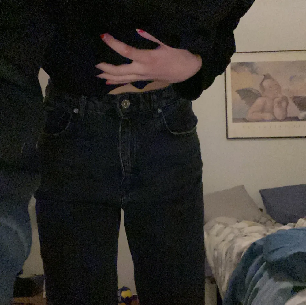 Svarta jeans . Jeans & Byxor.