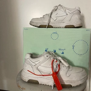off white skor - köptes för 3år sen, använda men bra skick pris kan diskuteras  box tillkommer 