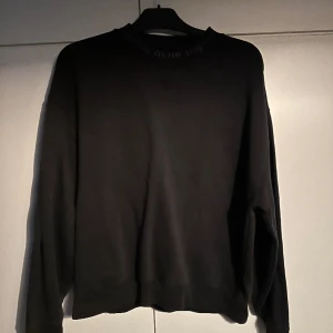 Acne Studios - Säljer nu min acne studios tröja då den inte används längre!