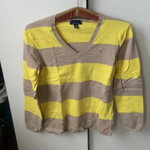 Tröja Tommy Hilfiger  - I nyskick och aldrig använt 