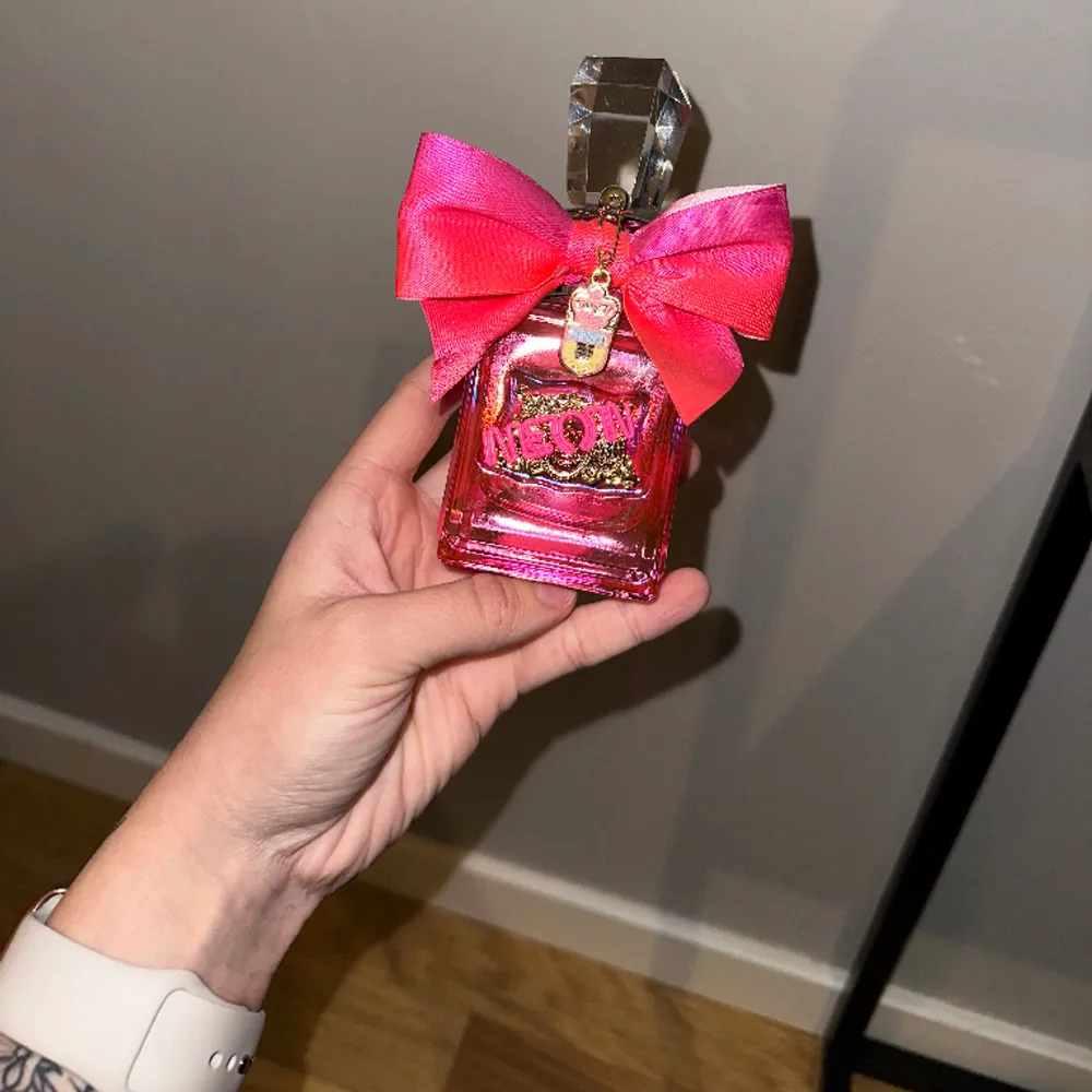 Oanvänd juicy couture parfym Nypris ca 700kr . Övrigt.