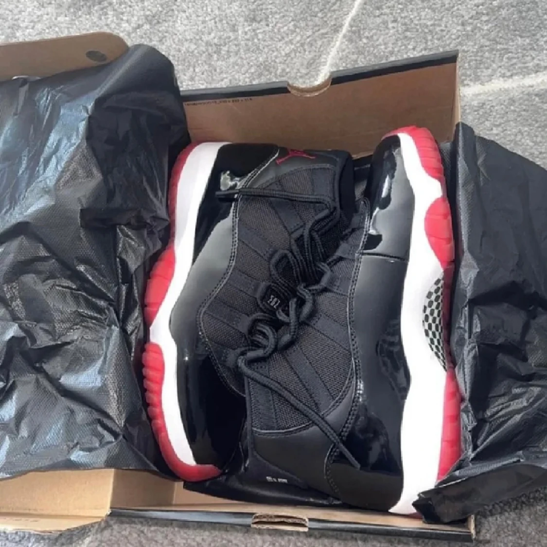 Jordan 11 Bred - 90