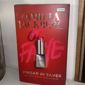 Camilla Läckberg pocket bok  Aldrig läst, som ny 