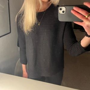 Ribbad långärmad  - Ribbad långärmad, med lite kortare modell i ärmen 💓 