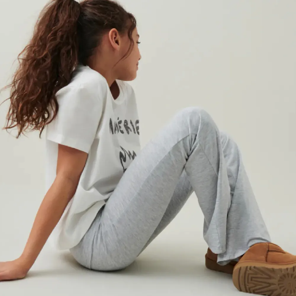 Helt nya yoga pants från Young Gina använda 5 ggr, storlek 146/152 . Jeans & Byxor.