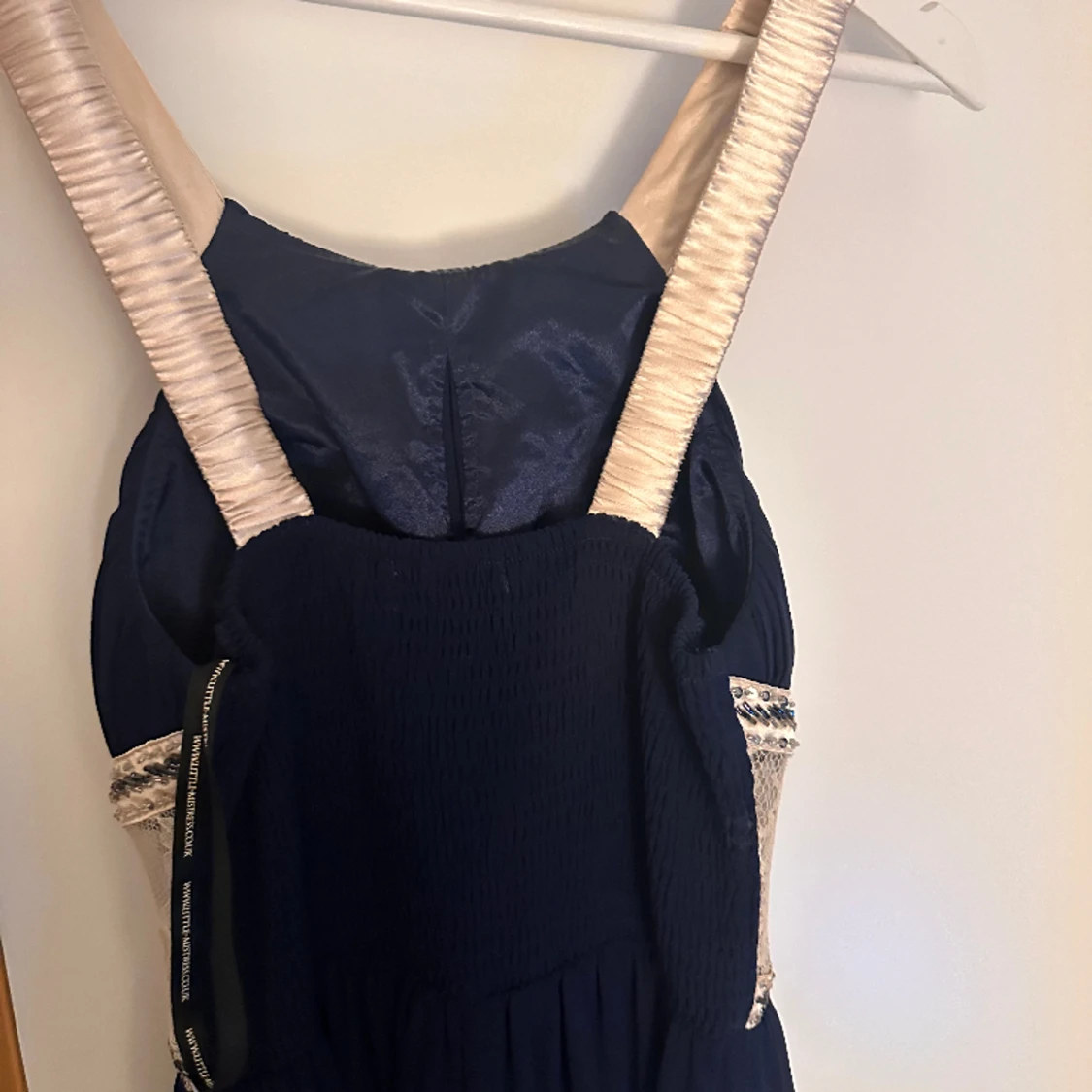 Vacker balklänning marinblå med strass - 91