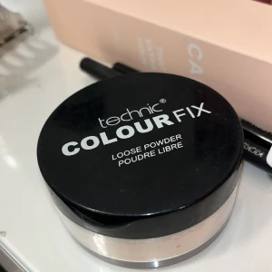 Puder  - Säljer då den aldrig kommit till användning 