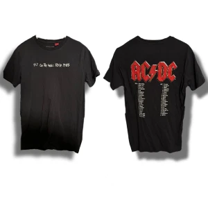 Cool acdc band tröja  - En väldigt cool acdc band t-shirt, knappt använd. Har du frågor, vill ha fler bilder/bilder på, prisförslag eller annat tveka inte att höra av dig 