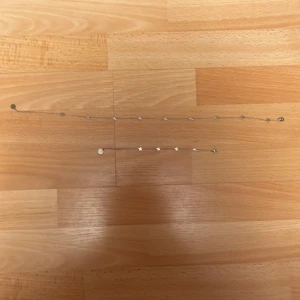 Halsband och armband från Edblad  - Två stycken matchade armband och halsband som funkar perfekt tillsammans. Båda två är från Edblad och använda bara några fåtal ggr. 