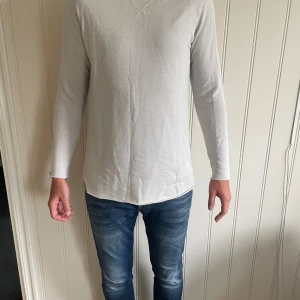 Tröja Tiger Of Sweden beige stl L - Tröja Tiger Of Sweden beige stl L Skick: 7/10