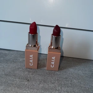 Caia läppstift  - 2st läppstift ifrån caia 100kr/st eller båda för 150