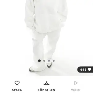 Vit hoodie från asos. Oversize. Nypris 499 och säljer för 199