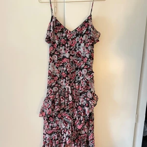 Blommig klänning - Jättefin somrig klänning från Bikbok
