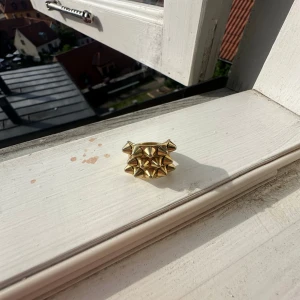 Edblad ringen i guld🌟 - Så gott som ny, super fin och trendig, för liten för mig nu så jag säljer den❤️Rek pris 399kr Stolek xs (16 mm)