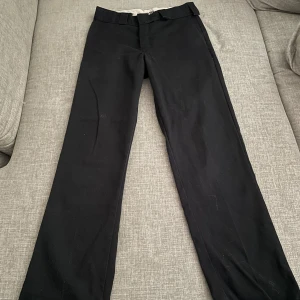 Dickies byxor - Två bältöglor trasiga men lätt att sy fast