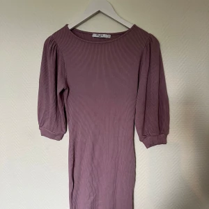 Nakd klänning lila  - Ny oanvänd inget att anmärka på  Normal i storlek🫶🏻
