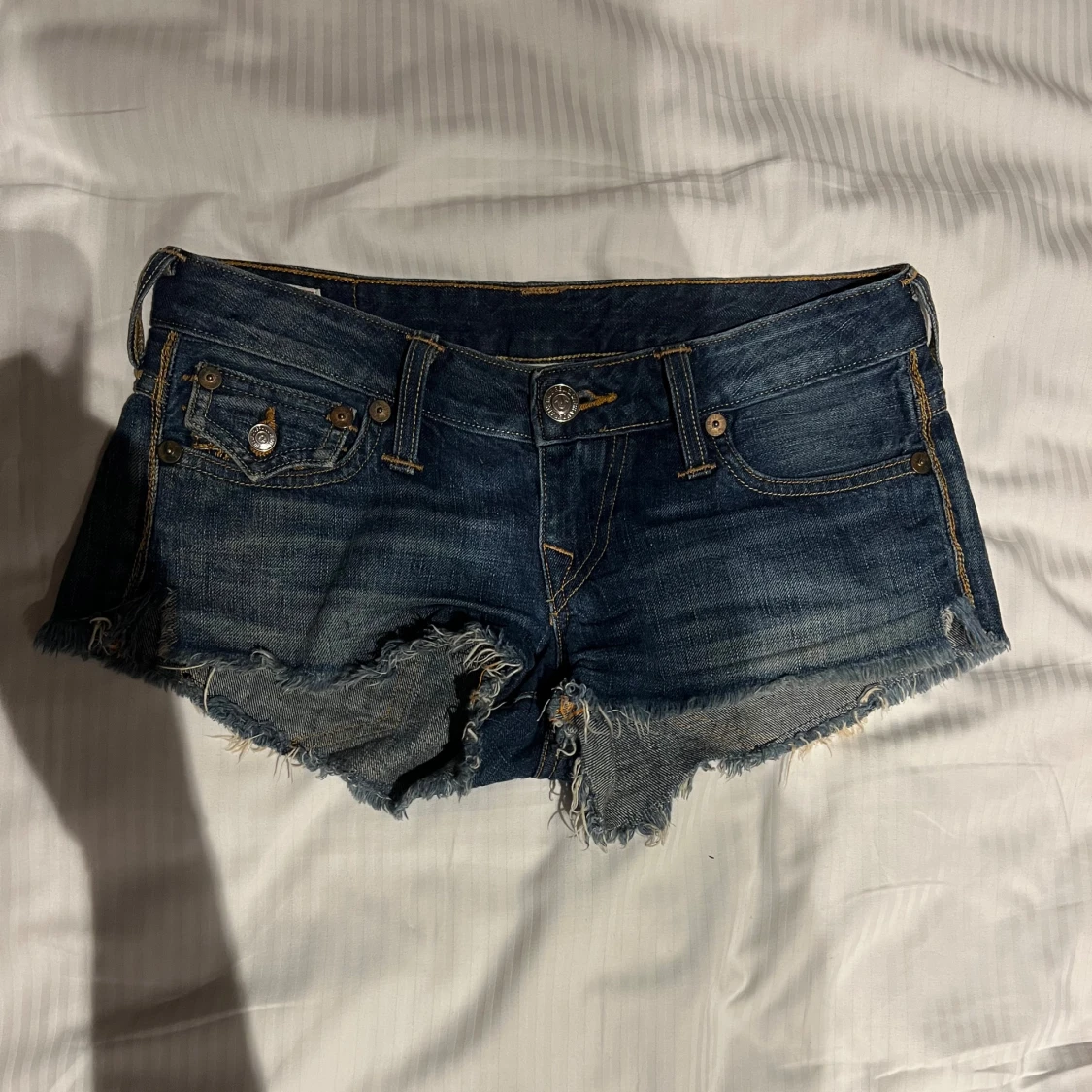 TRUE RELIGION JEANS SHORTS 