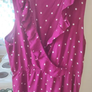 Fin sommar klänning stl L  - Jätte fin använd vid några tillfällen 